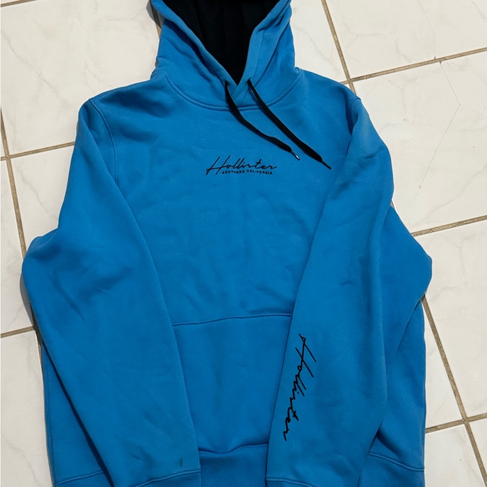 Hollister Men's Blue Hoodie